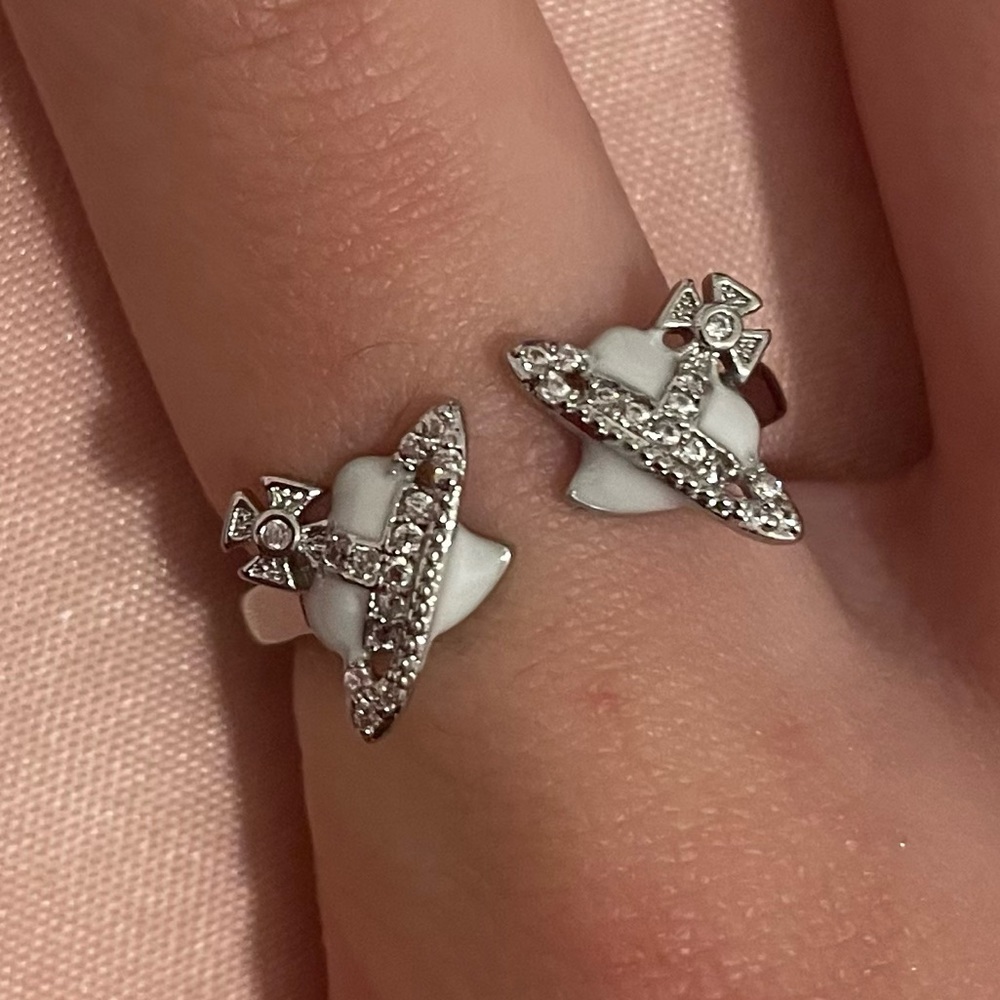 Vivianne Westwood White Heart Ring 💌